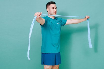 i’m-a-personal-trainer,-and-these-are-the-exercises-that-help-me-manage-my-chronic-back-pain